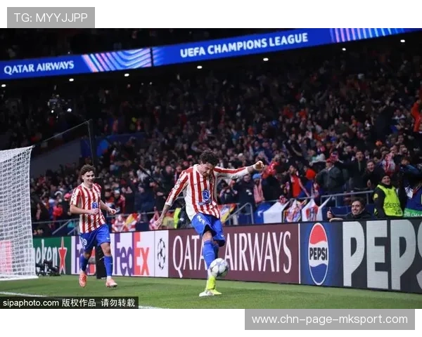 巴萨莱万禁区背身回做队友低射得分，展现顶级球员素质！